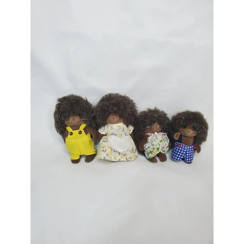 Calico Critters Sylvanian Families Pickleweeds Hedgehogs Family Set of 4 Figures
